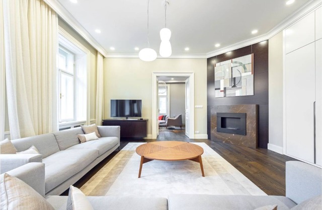 190m2 3 bedroom apartment with river views