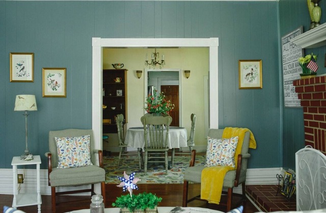 1950's Cottage Convenient to Savannah
