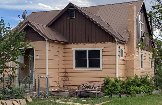 1950’s Family Ranch House - A Uintah Basin Recreational Gateway