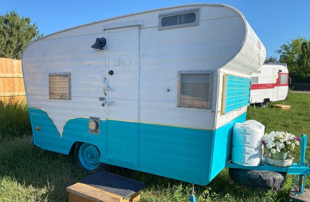 1962 Trailer on a family farm, just right for all your farm animal cuddles.