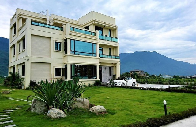 1969 Meters Square Seed B&B