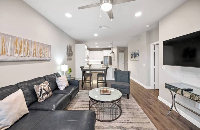 1BD Apt Pool HWY121 - McKinney