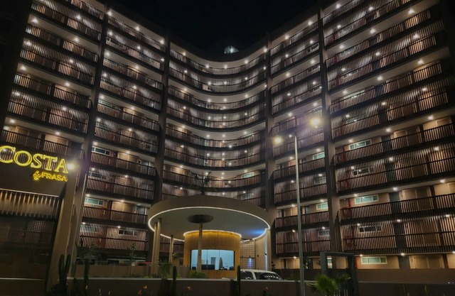 1BD Condo Oceanfront Paradise