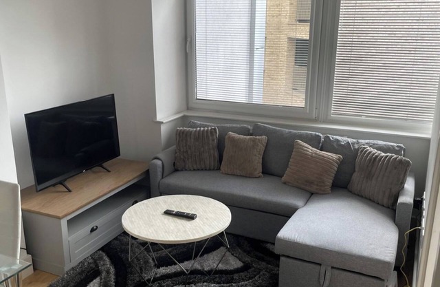 1Bed Apartment on High Street, Central Croydon