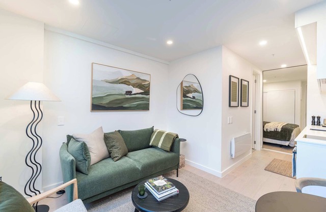 1BR Alpha APT - Central Stay, Top Amenities