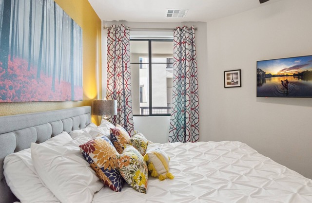 1BR Family-Friendly w/Pool & Gym | 6 Miles to Railroad Park