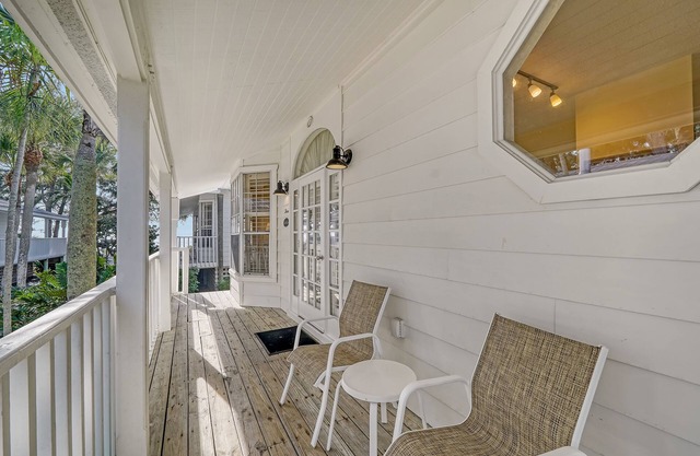 1BR Gulf Breezes & Old Florida Charm