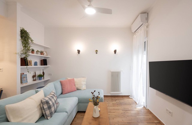 1BR Next to Metro | Modern Comfort