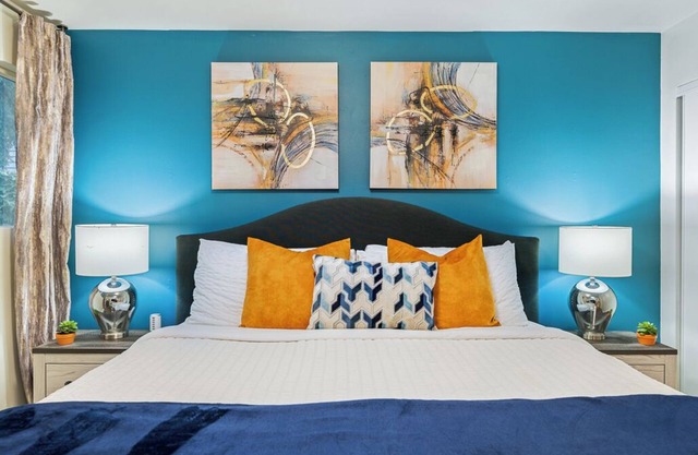1mi-Downtown Bellevue, W/D, Parking, 20min-Airportn