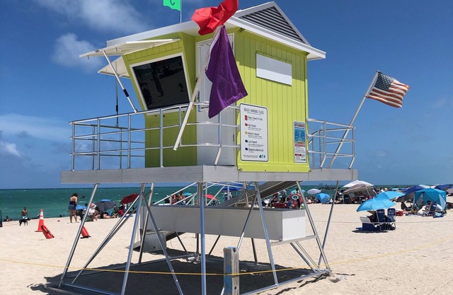 2 +1 Bed 2 Bath PH Terrace unit - 1 Block from Beach W/Parking