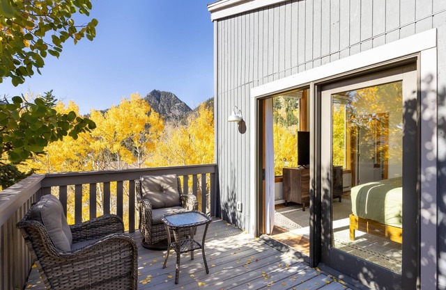 2,284 sq ft Mountain Home w/Hot Tub & Steam Room