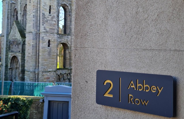 2 ABBEY ROW, family friendly, character holiday cottage in Kelso