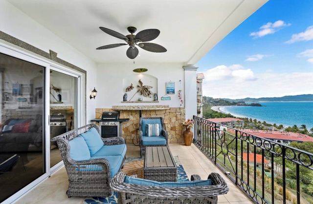 2-BD Ocean-View Condo with Pool, Walk to Beach