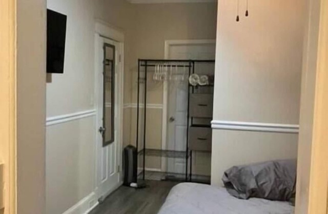 2 Beautiful Petworth subway transportation walking distance