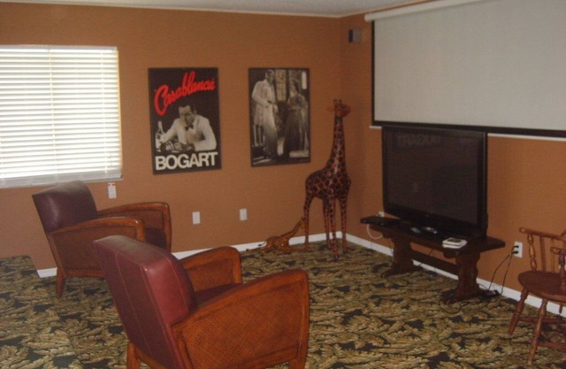 2 bed/3 bath/2nd floor Beautiful Waterfront Condo.