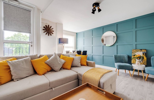 2 Bed Apt w/ensuite - nr Univ/Hospitals/PLAB/Academy/o2 Apollo with Free Parking