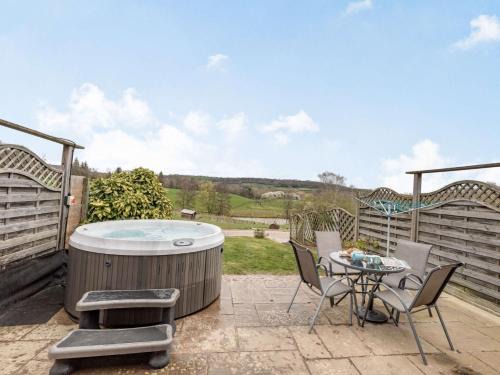 2 Bed in Worcester CC065