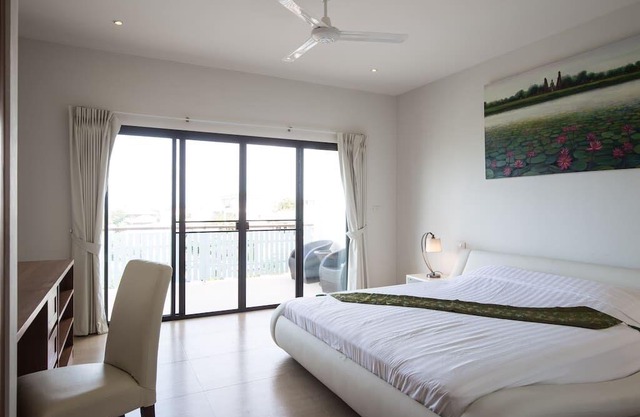 2 Bed Seaview Villa 5 mins to beach (B1)