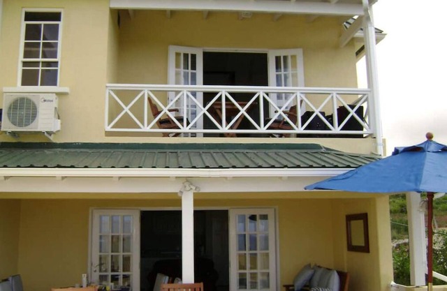 2 bedroom 2 1/2 bath townhouse with private plunge pool in St James barbados