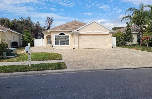 2 bedroom 2 bath home close to restaurants, shopping, parks and beaches.