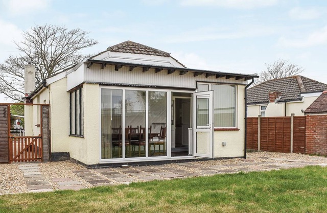 2 bedroom accommodation in Hayling Island