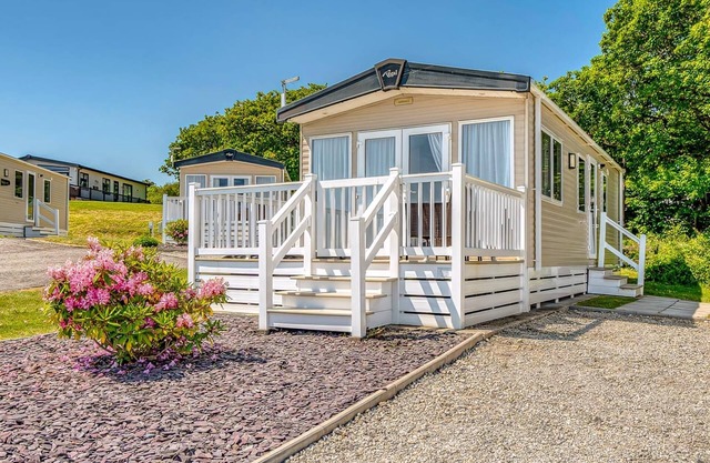 2 bedroom accommodation in Nr St Austell