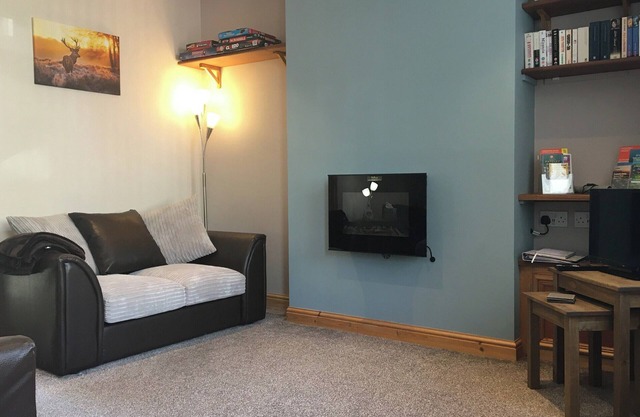 2 bedroom accommodation in Pately Bridge