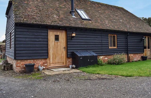 2 bedroom accommodation in Pett Bottom, near Canterbury