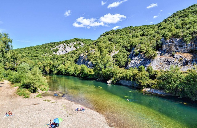 2 bedroom accommodation in Goudargues