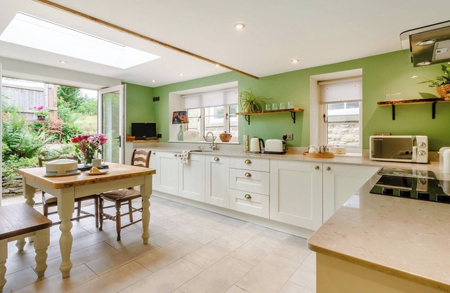 2 bedroom accommodation in Pickering