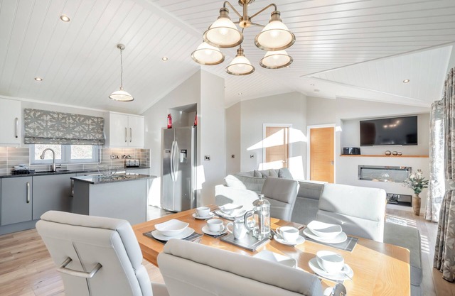 2 bedroom accommodation in Dumfries, Dumfries & Galloway