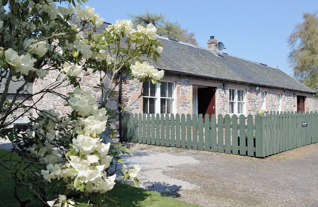 2 bedroom accommodation in Scaniport, near Inverness