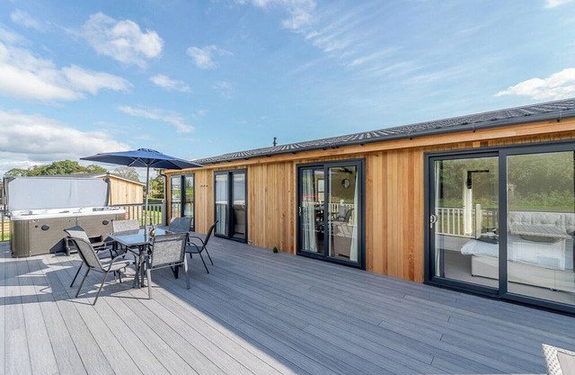 2 bedroom accommodation in Tetchill