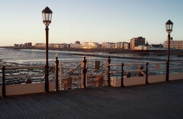 2 bedroom accommodation in Goring-by-Sea, near Worthing