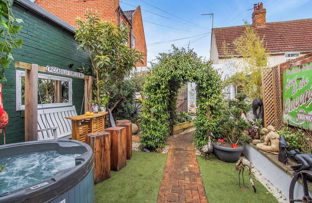 2 bedroom accommodation in Beccles