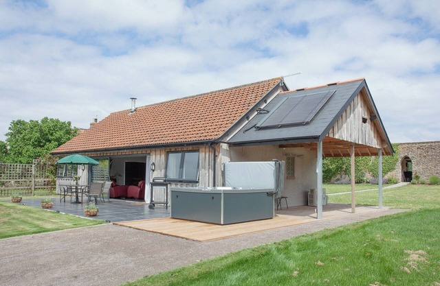 2 bedroom accommodation in Bleadon