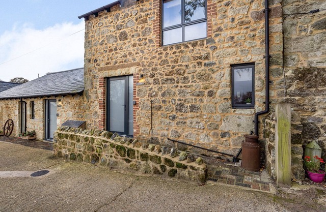 2 bedroom accommodation in Wroxall, near Ventnor