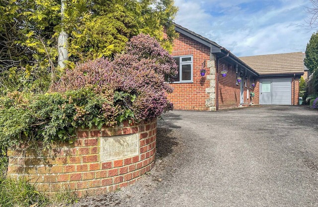 2 bedroom accommodation in Shitterton, near Bere Regis