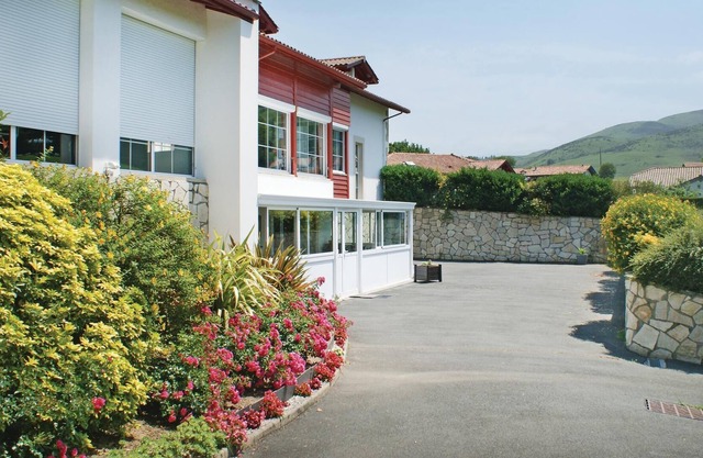 2 bedroom accommodation in Urrugne