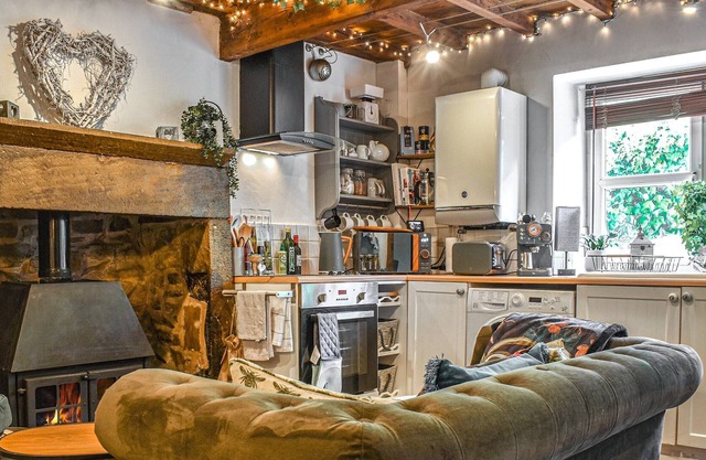 2 bedroom accommodation in Colne