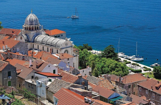 2 bedroom accommodation in Raslina