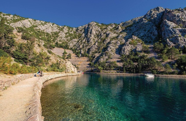 2 bedroom accommodation in Stinica