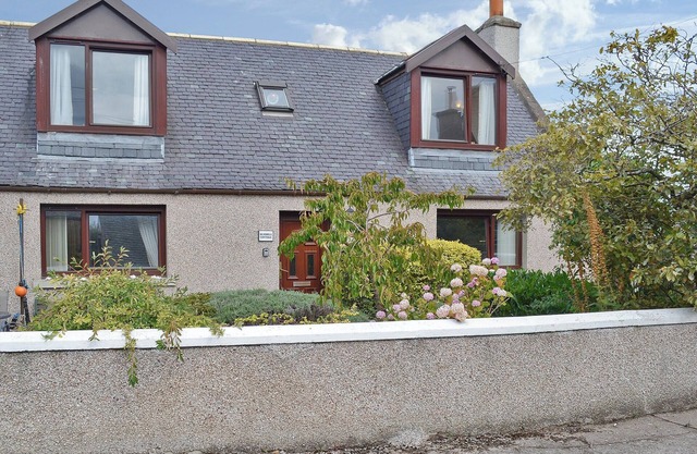 2 bedroom accommodation in Fishertown, Nairn