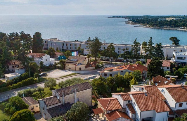 2 bedroom amazing home in Porec