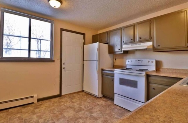 2-bedroom apartment close to MN and 41st St.
