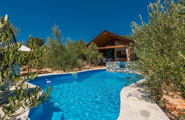 2 bedroom awesome home in Punat