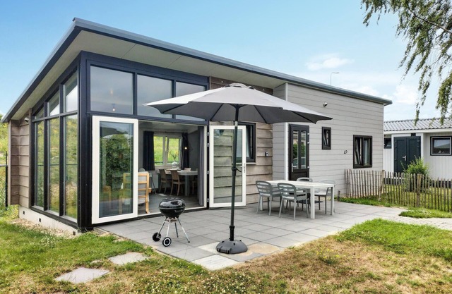 2 bedroom awesome home in Sint-Annaland