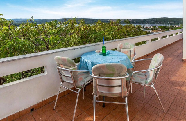 2 bedroom beautiful apartment in Punat