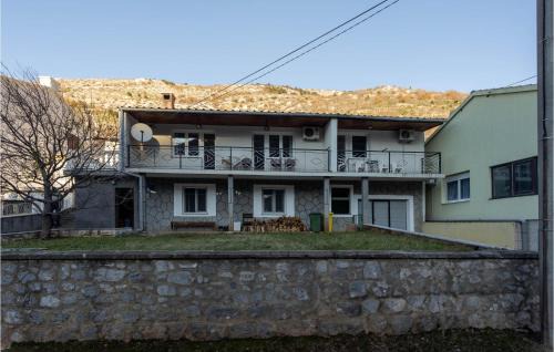 2 Bedroom Beautiful Apartment In Senj