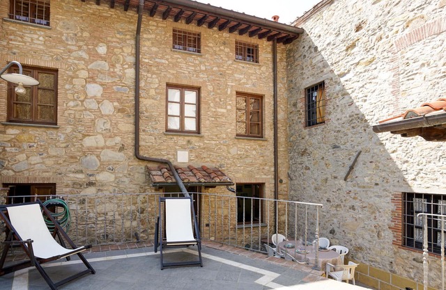 2 bedroom beautiful home in Corsanico